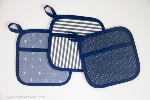 Square-Hot-Pads-with-Hand-Pockets-2