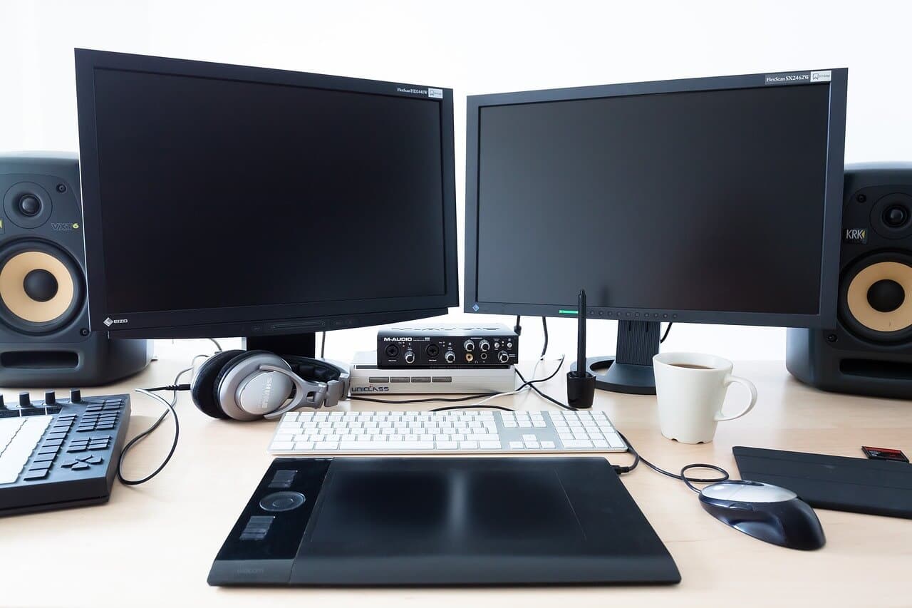 cable-management-canvas-etc-clean-workplace